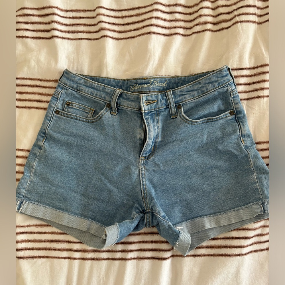 Universal Thread Mid-Rise Boyfriend Shorts